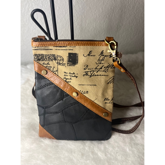 Vaan & Co Handbags - Vaan & Co Small Leather Crossbody Bag Travel Purse with Post Card Design